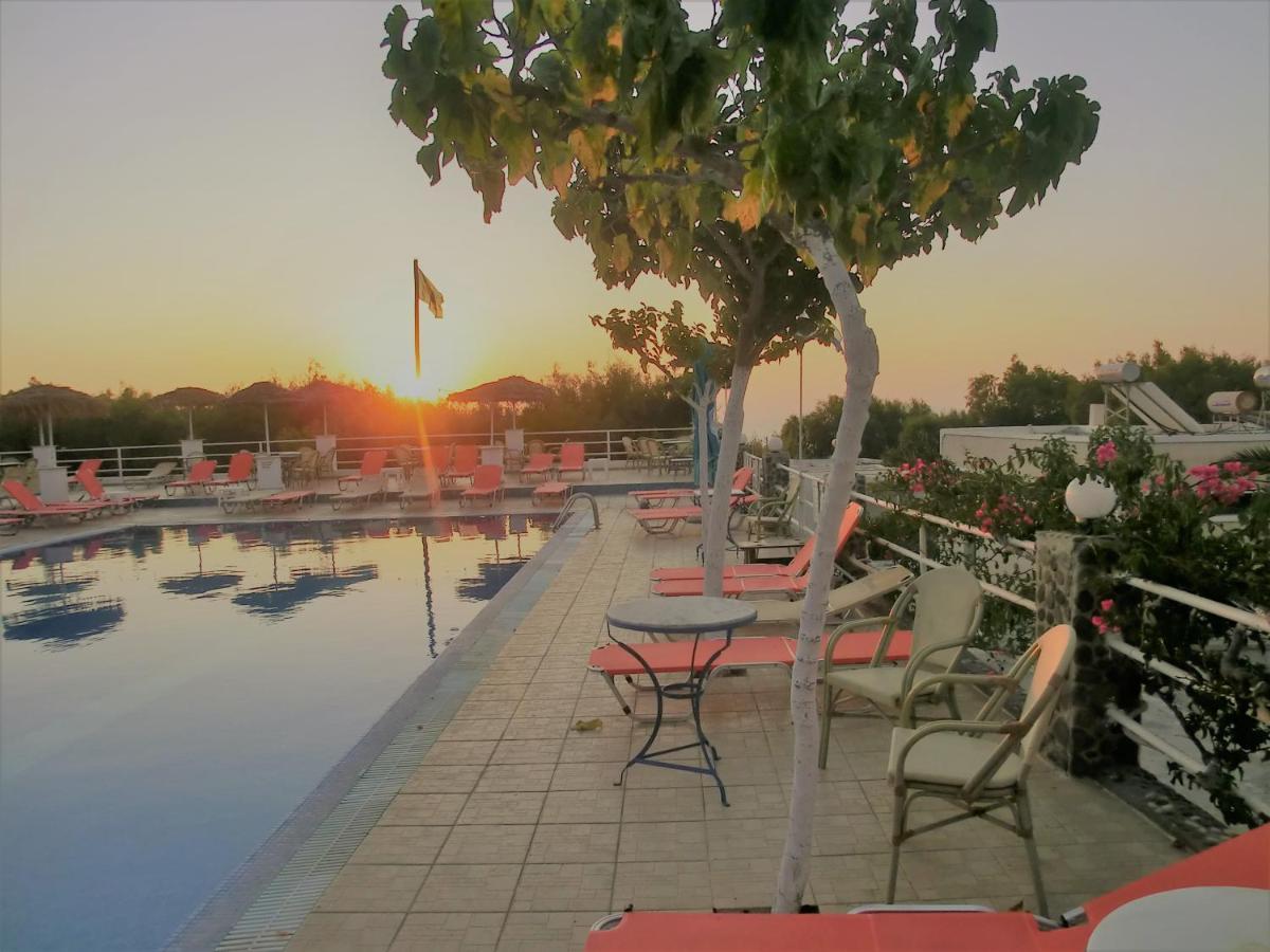 Santorini Camping & Hostel Fira  Luaran gambar